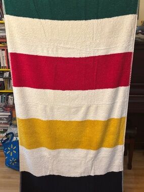 HBC BOLD STRIPES TOWEL: thick, heavy weight and absorbent NWOT
